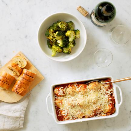 Chicken Parmesan Meatballs with Broccoli and Garlic Bread